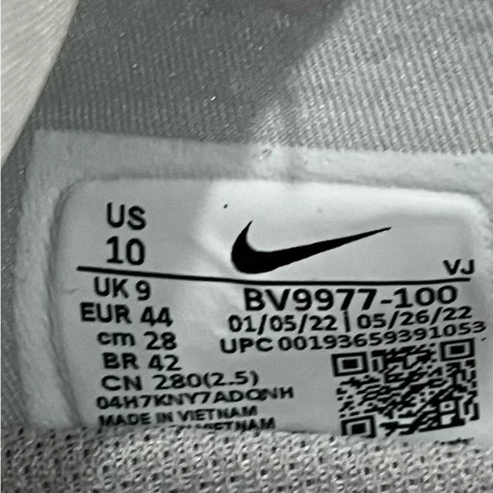 NEW NIKE AIR MAX 2090 SIZE MEN 10 / WOMEN 11.5 - Picture 8 of 8